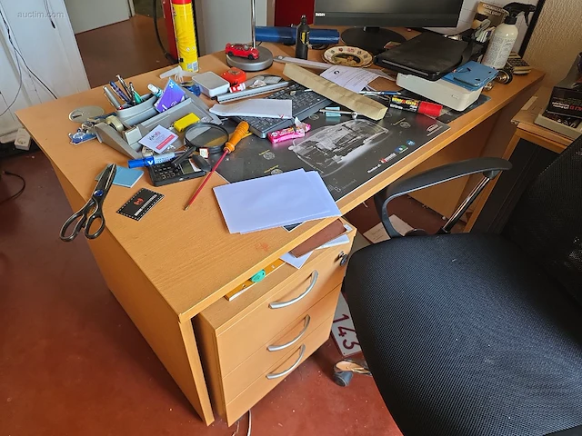 Resterende inhoud showroom en kantoor metabo,... - afbeelding 27 van  34