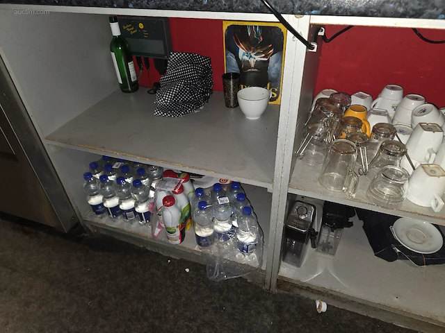 Resterende inhoud toog/opbergruimte - afbeelding 8 van  27