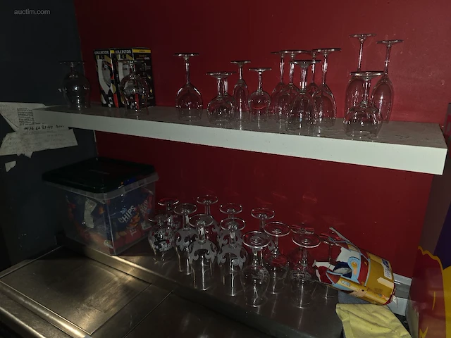Resterende inhoud toog/opbergruimte - afbeelding 9 van  27