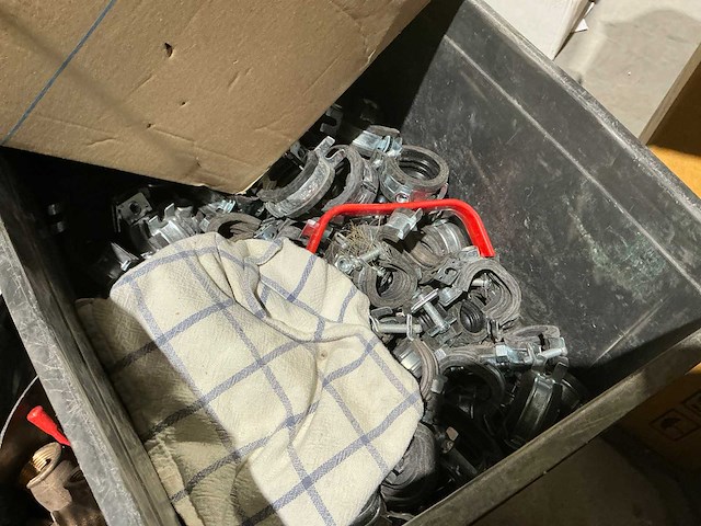 Resterende inhoud van magazijn - afbeelding 14 van  45