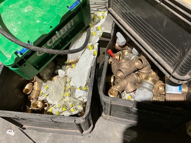 Resterende inhoud van magazijn - afbeelding 16 van  45