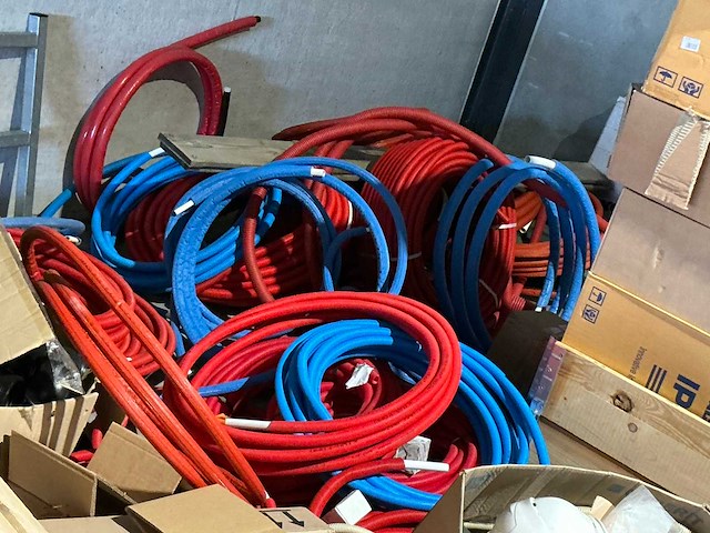 Resterende inhoud van magazijn - afbeelding 32 van  45