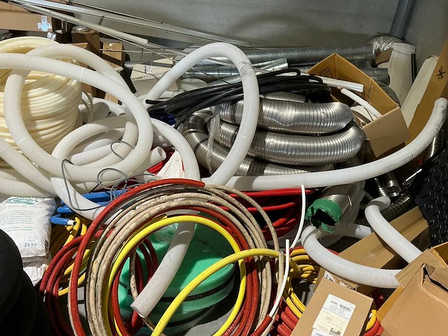 Resterende inhoud van magazijn - afbeelding 33 van  45