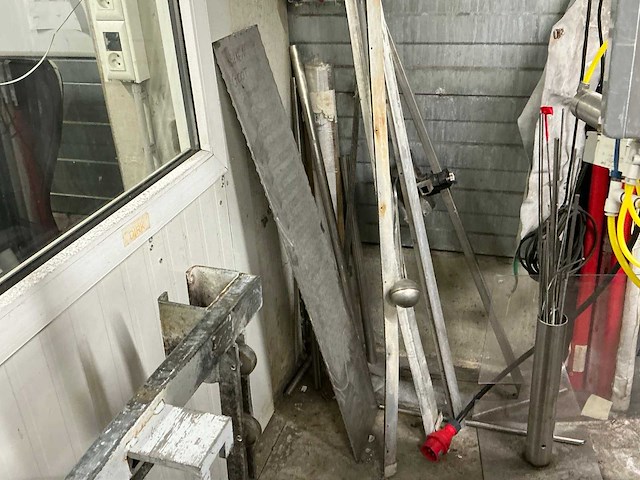 Resterende inhoud werkplaats - afbeelding 14 van  25