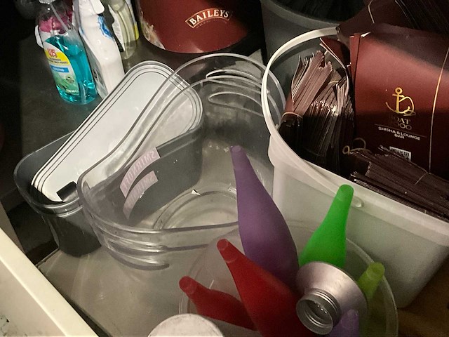 Restinhoud (drank, servies en diversen) - afbeelding 10 van  21