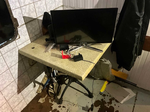 Restinhoud (drank, servies en diversen) - afbeelding 13 van  21