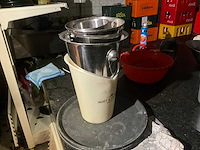 Restinhoud (drank, servies en diversen) - afbeelding 12 van  21