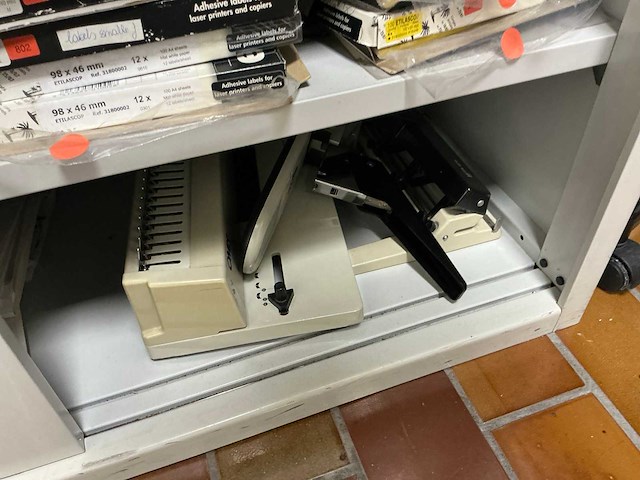 Restinhoud keukenruimte - afbeelding 4 van  13