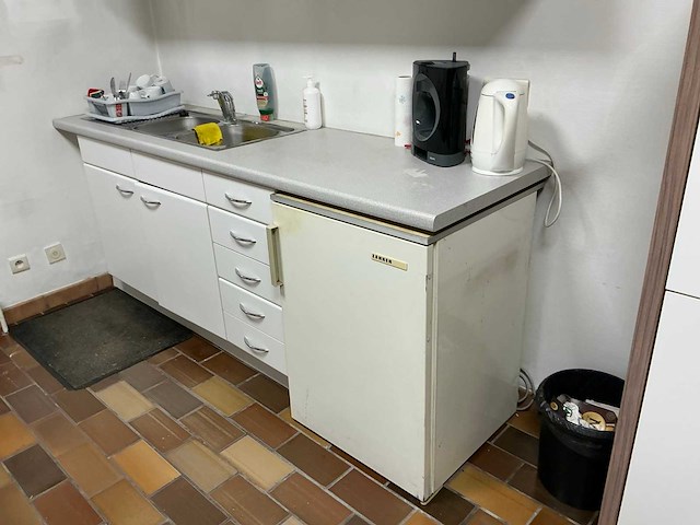 Restinhoud keukenruimte - afbeelding 7 van  13