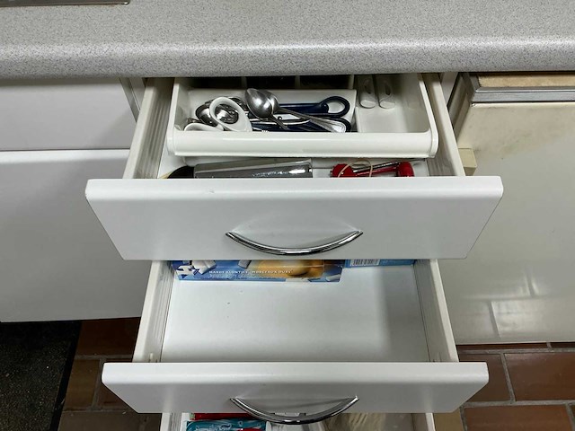 Restinhoud keukenruimte - afbeelding 12 van  13