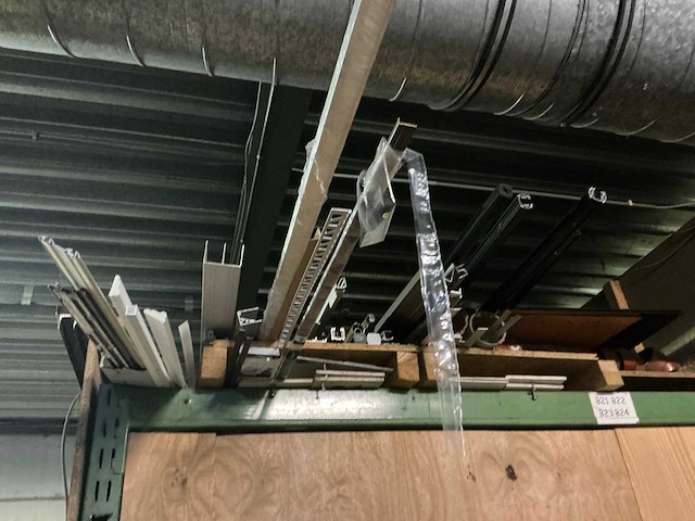 Restinhoud opbergruimte - afbeelding 13 van  21