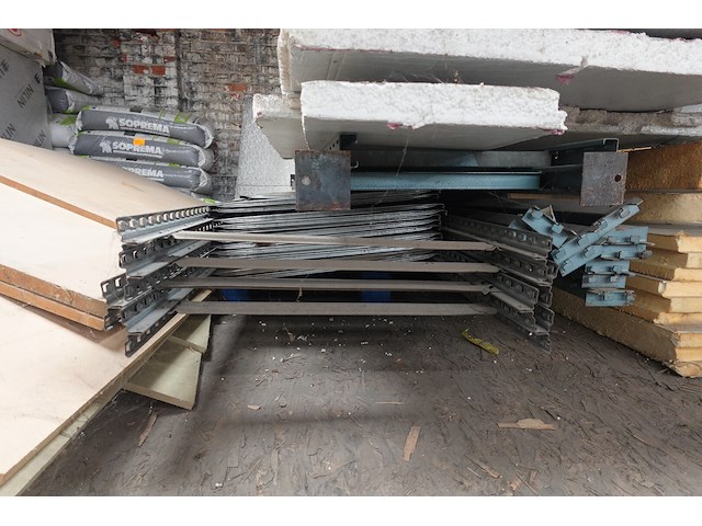 Restinhoud zolderverdiep - afbeelding 2 van  16