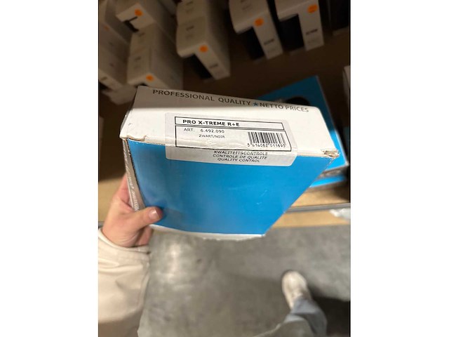 Restparij varia verlichting en badkamermateriaal - afbeelding 5 van  8