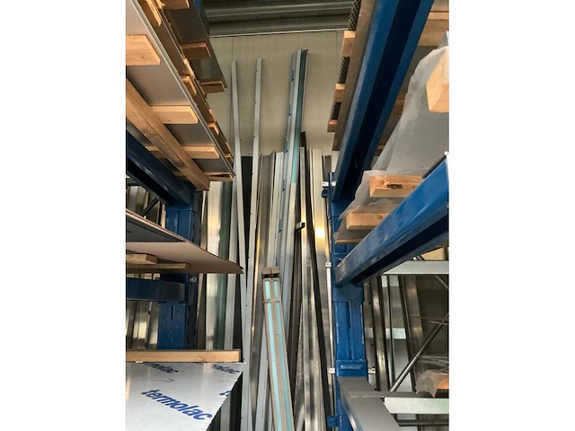 Restpartij aluminium platen en profielen - afbeelding 13 van  19