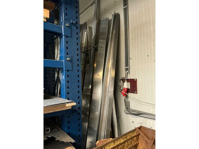 Restpartij aluminium platen en profielen - afbeelding 17 van  19
