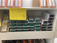 Restpartij olie, cleaners, laminaat kit, bevestigingsmateriaal enzovoorts - afbeelding 4 van  40