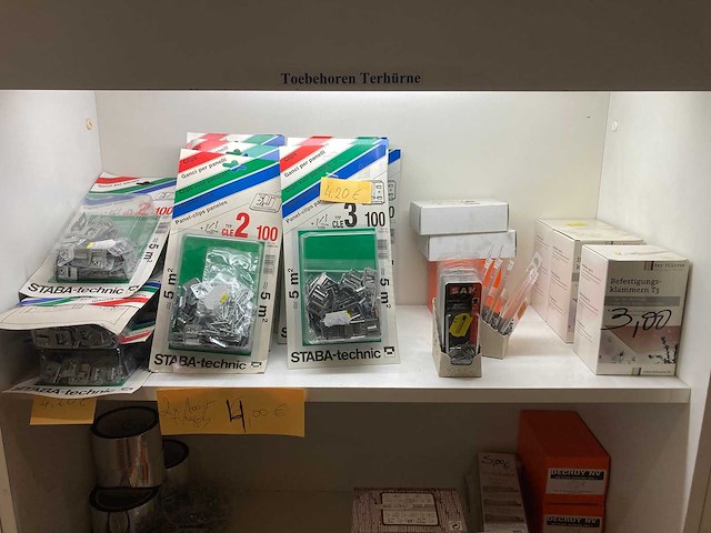 Restpartij olie, cleaners, laminaat kit, bevestigingsmateriaal enzovoorts - afbeelding 11 van  40