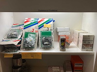 Restpartij olie, cleaners, laminaat kit, bevestigingsmateriaal enzovoorts - afbeelding 11 van  40