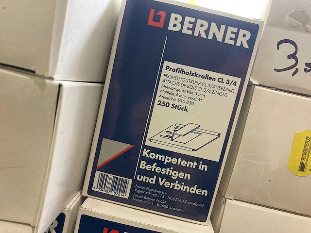 Restpartij olie, cleaners, laminaat kit, bevestigingsmateriaal enzovoorts - afbeelding 16 van  40