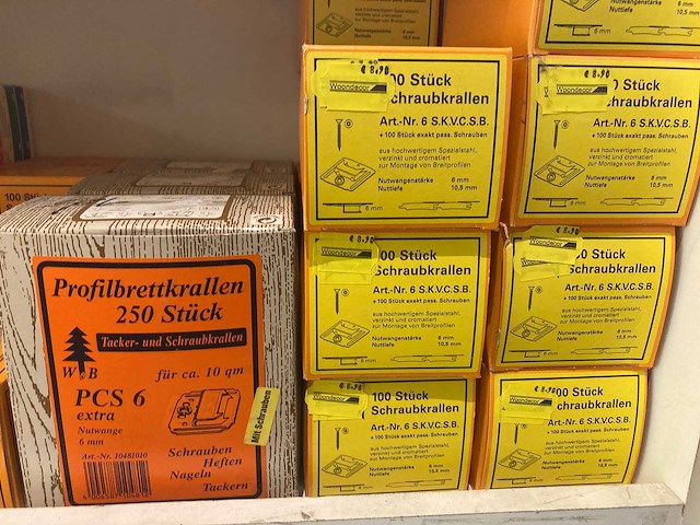 Restpartij olie, cleaners, laminaat kit, bevestigingsmateriaal enzovoorts - afbeelding 19 van  40