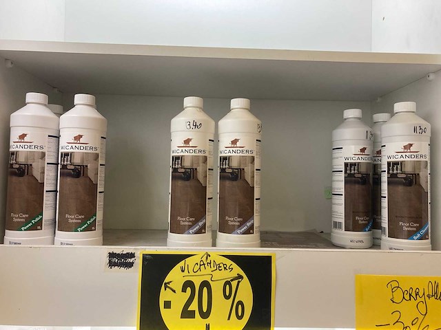 Restpartij olie, cleaners, laminaat kit, bevestigingsmateriaal enzovoorts - afbeelding 12 van  40