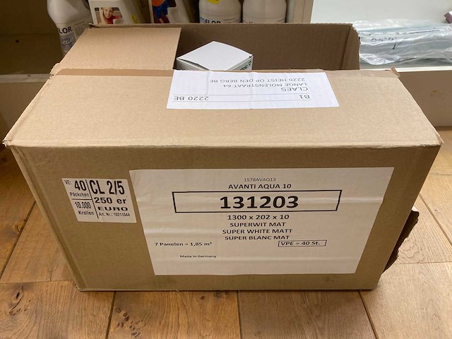 Restpartij olie, cleaners, laminaat kit, bevestigingsmateriaal enzovoorts - afbeelding 27 van  40