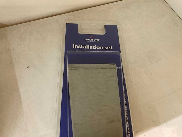 Restpartij olie, cleaners, laminaat kit, bevestigingsmateriaal enzovoorts - afbeelding 40 van  40