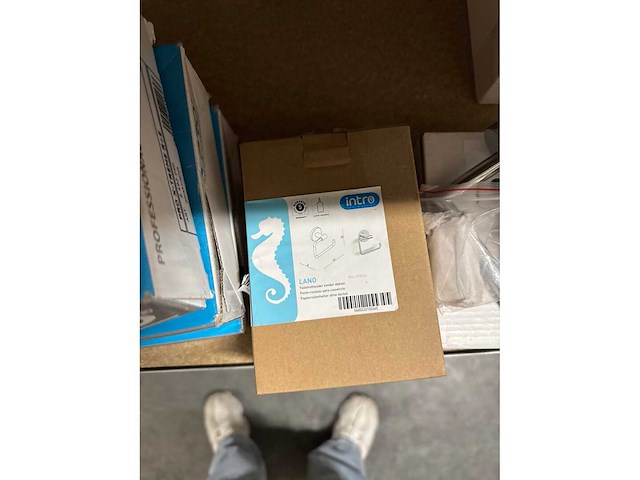 Restpartij verlichting en badkamermateriaal - afbeelding 2 van  8