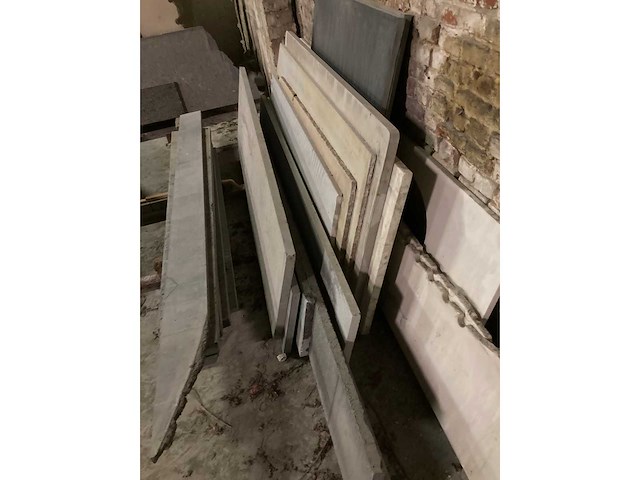 Restplaten marmers en belgische blauwe steen - afbeelding 2 van  2