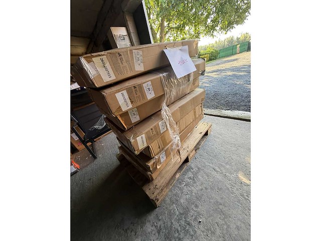 Retourlot tuinstoelen – 7 stuks – totale retailwaarde ± €1.049,93 - afbeelding 3 van  4