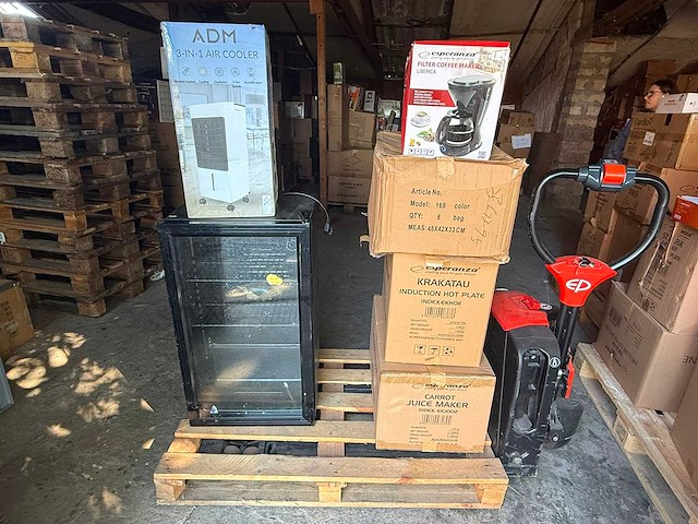 Retourpallet airco, wijnkoeler, koffiemachine & overstocks - afbeelding 1 van  4