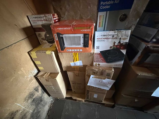 Retourpallet huishoudtoestellen, keukenapparatuur & overstocks - afbeelding 1 van  4