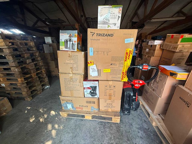 Retourpallet keukenapparaten, loungestoel & overstocks - afbeelding 1 van  9