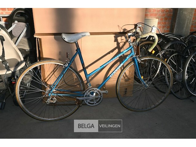 Retro dameskoersfiets schwinn - afbeelding 1 van  3