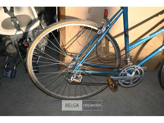 Retro dameskoersfiets schwinn - afbeelding 2 van  3