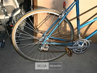 Retro dameskoersfiets schwinn - afbeelding 2 van  3