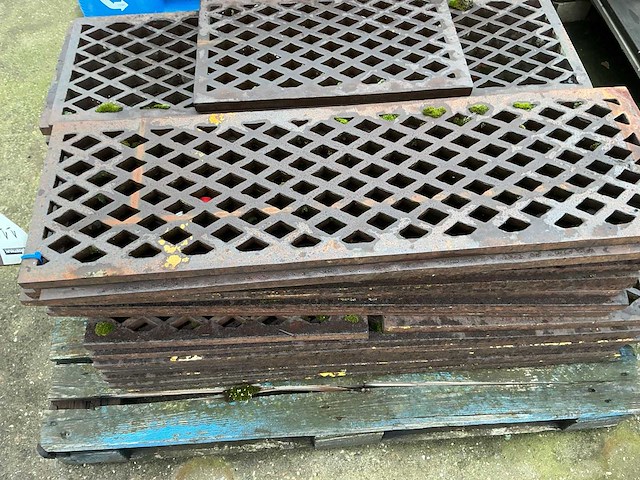 Retro gietijzeren roosters - afbeelding 1 van  1