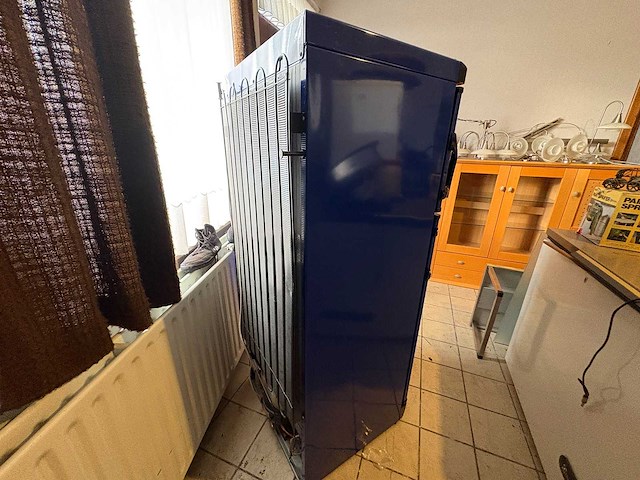 Retro ijskast vriezer - refrigerators - afbeelding 2 van  5