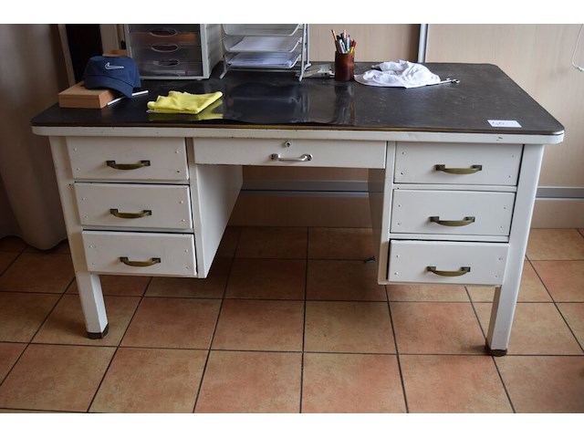 Retro metalen bureau - afbeelding 1 van  4