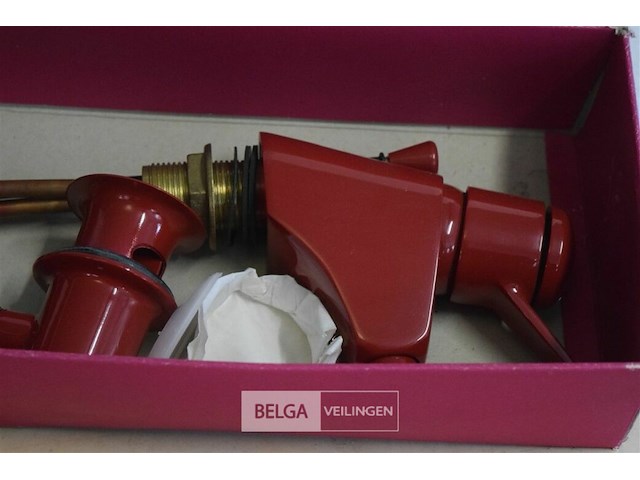 Retro rode badkraan - afbeelding 2 van  5