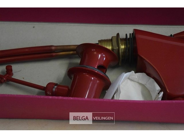 Retro rode badkraan - afbeelding 3 van  5