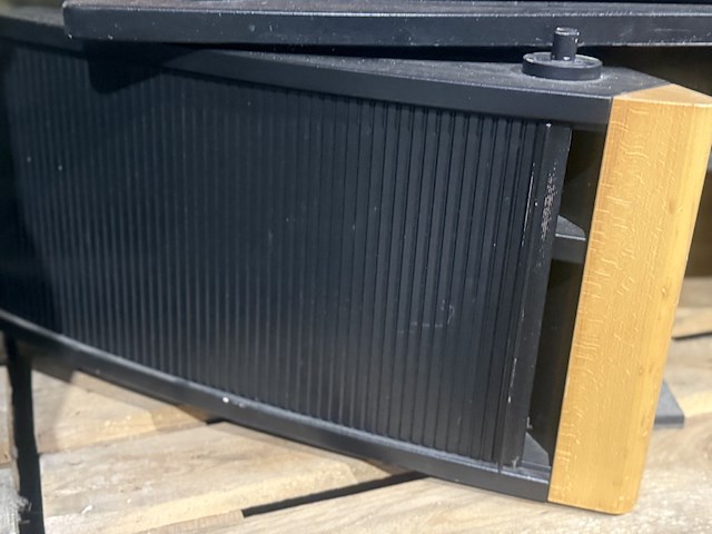 Retro tafeltje met schuifdeurtje - afbeelding 2 van  2