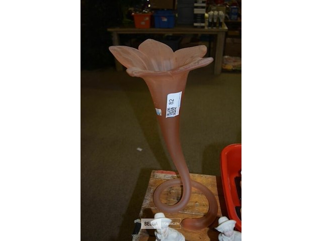 Retro vaas in vorm van lelie 45cm hoog - afbeelding 1 van  2