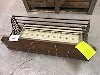 Retro wandkapstok (of hoedenplank) met faience tegels - afbeelding 2 van  4