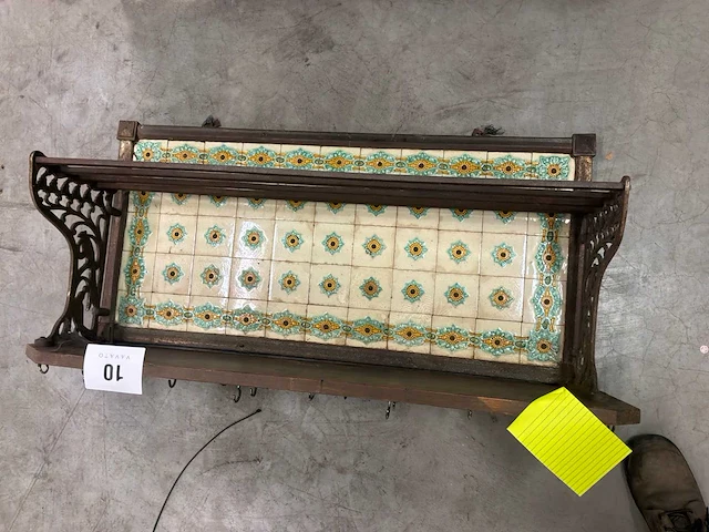 Retro wandkapstok (of hoedenplank) met faience tegels - afbeelding 3 van  4