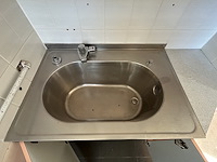 Retro wastafel met hangkastjes - afbeelding 2 van  4