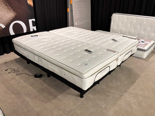 Reverie infinitief omega boxspring elektrisch - afbeelding 2 van  5
