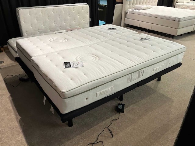 Reverie infinitief omega boxspring elektrisch - afbeelding 3 van  5