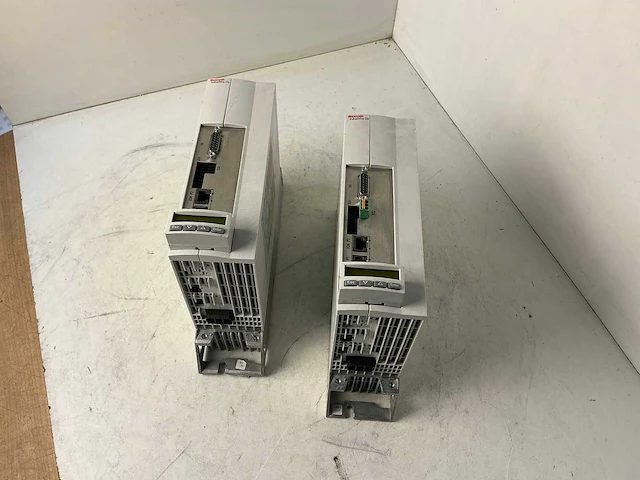 Rexroth hcs01.1e-w0028-a… frequentieregelaar (2x) - afbeelding 2 van  5