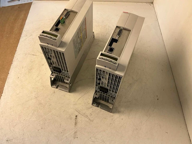 Rexroth hcs01.1e-w0028-a… frequentieregelaar (2x) - afbeelding 4 van  7